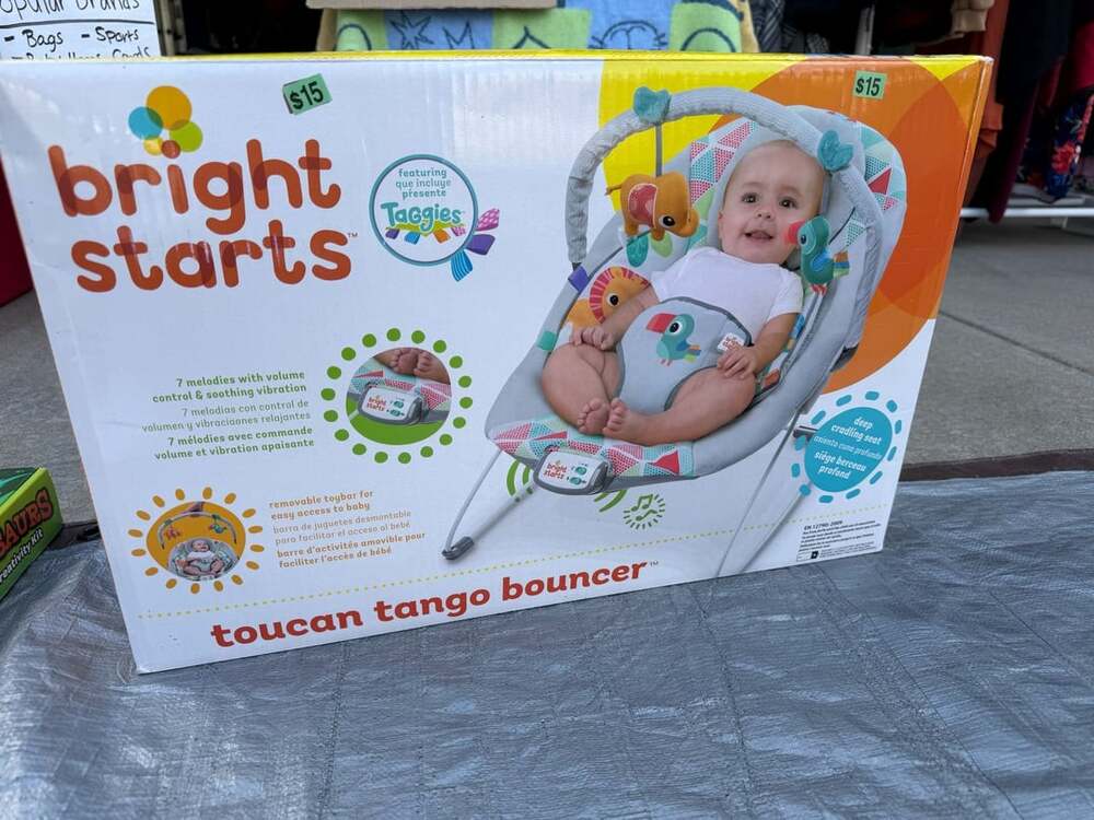 Bright Starts Toucan Tango Bouncer Baby Seat with Taggies and Vibrating Melodies